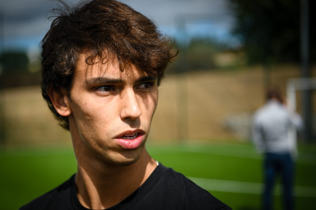  Viseense João Félix oficializado no Chelsea até ao final da época - Jornal do Centro