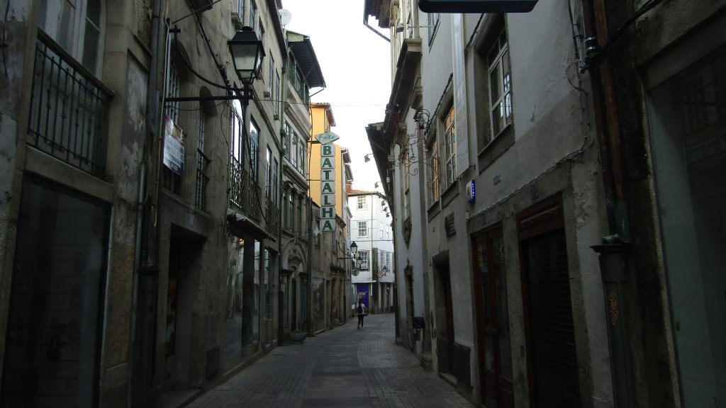  Viseu: Obras na Foto Batalha cortam trânsito na Rua Direita esta sexta-feira - Jornal do Centro