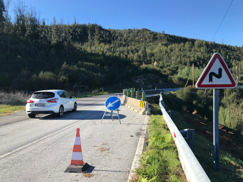  População e bombeiros criticam estado da Estrada Nacional 228 em Vouzela - Jornal do Centro