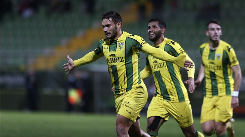  CD Tondela vence Moreirense com golo aos 90+11 minutos - Jornal do Centro