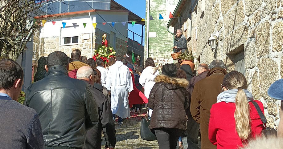  ‘Aldeia de Portugal’ em Santa Comba Dão celebra gastronomia e tradição religiosa - Jornal do Centro