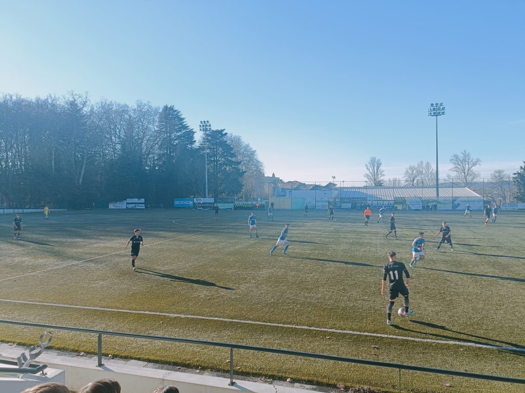  Académico de Viseu a um passo da luta pelo título de campeão nacional de juniores - Jornal do Centro