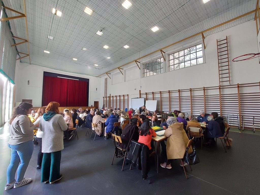  Há nove anos que o Café Memória ajuda pessoas com demência em Viseu - Jornal do Centro