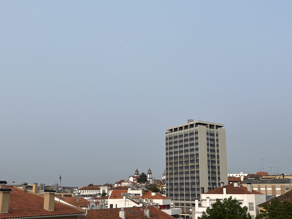  Nuvens de fumo do Canadá afetam região de Viseu - Jornal do Centro