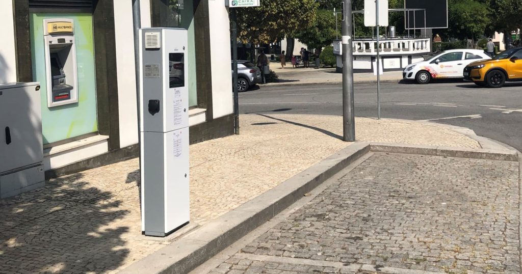  Resende já tem posto de carregamento para carros elétricos