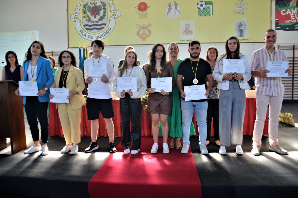  Mais de 9.000 euros para premiar os melhores alunos de Tabuaço - Jornal do Centro