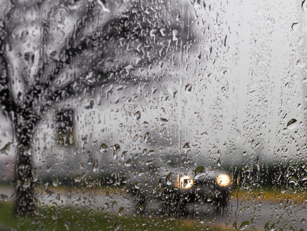  Distrito de Viseu em alerta esta quarta e quinta-feira. Há previsão de chuva e vento forte - Jornal do Centro