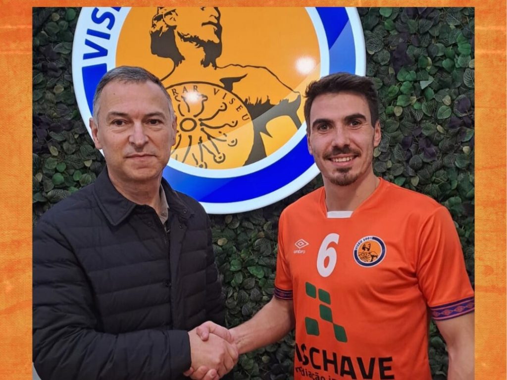  Viseu 2001 renova com Rafael Marques - Jornal do Centro