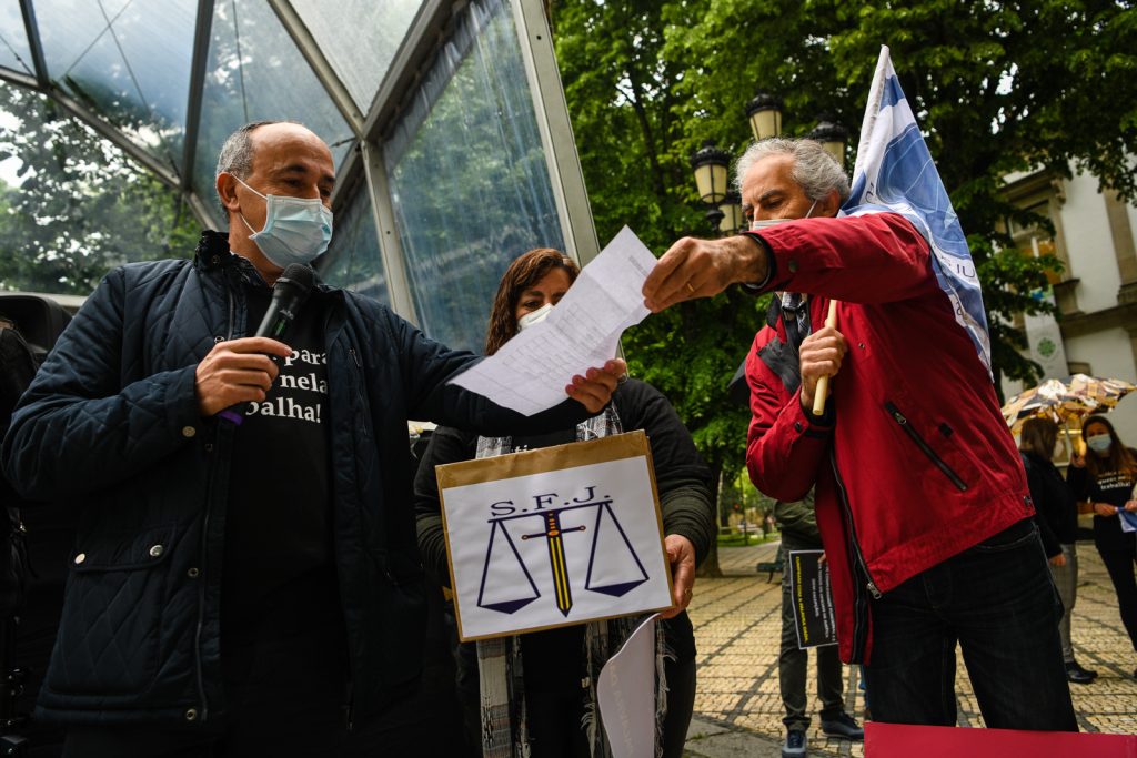  Funcionários Judiciais exigem “justiça para quem nela trabalha” - Jornal do Centro