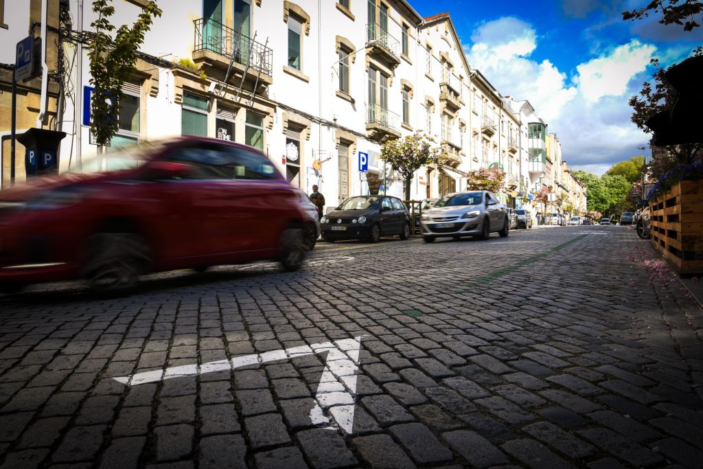  Abaixo-assinado contra Avenida Alberto Sampaio e Rua do Comércio sem carros - Jornal do Centro