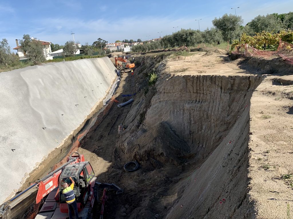  Câmara de Nelas aprova moção sobre as obras na Linha da Beira Alta - Jornal do Centro