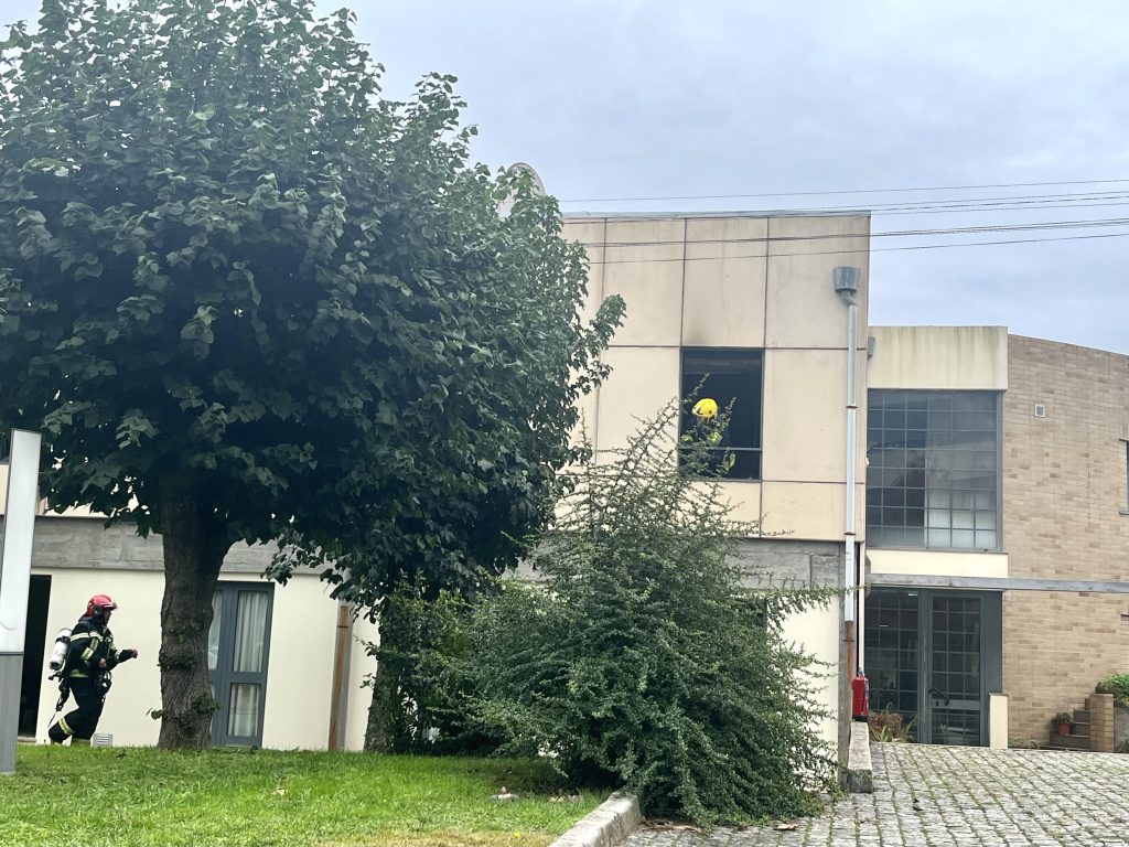  Incêndio em Viseu deixa idoso com mais de 80 por cento do corpo queimado - Jornal do Centro