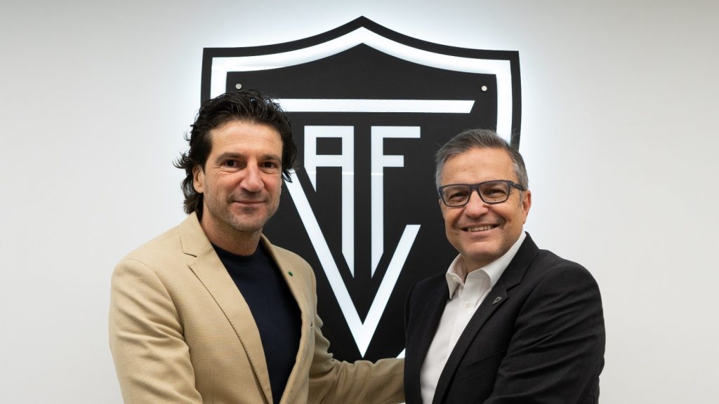  Jorge Simão apresentado como novo treinador do Académico de Viseu até final da temporada - Jornal do Centro