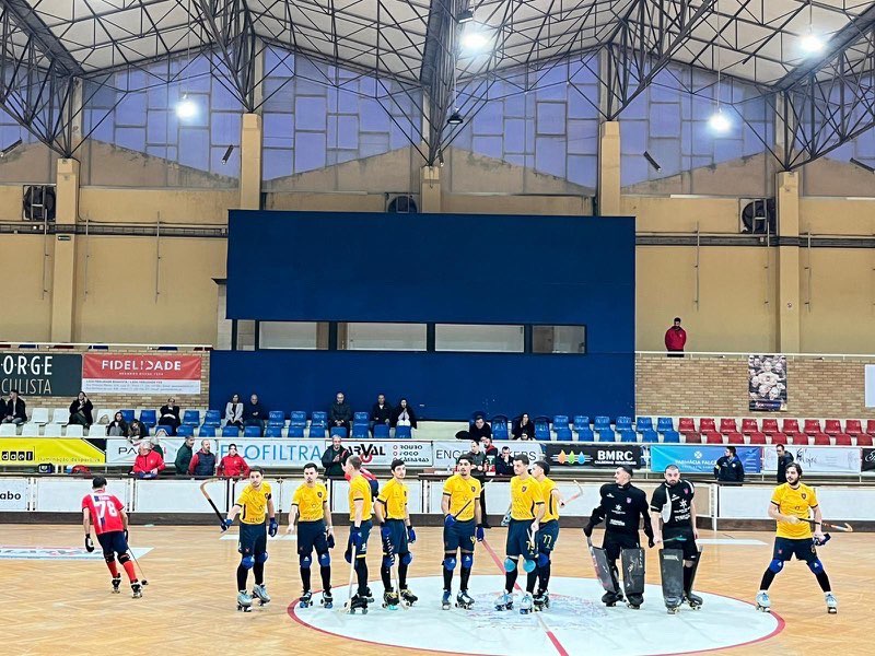  Hóquei: Termas Óquei Clube vence Infante Sagres - Jornal do Centro