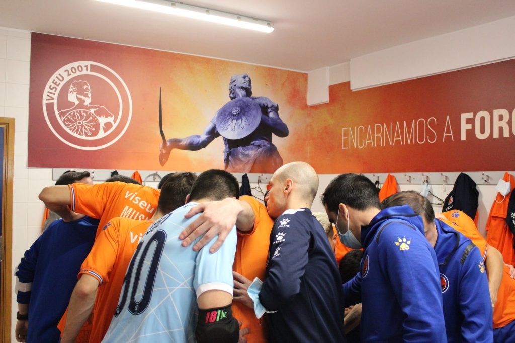  Futsal: Viseu 2001 usa jogador indevidamente e pode começar época sem adeptos - Jornal do Centro