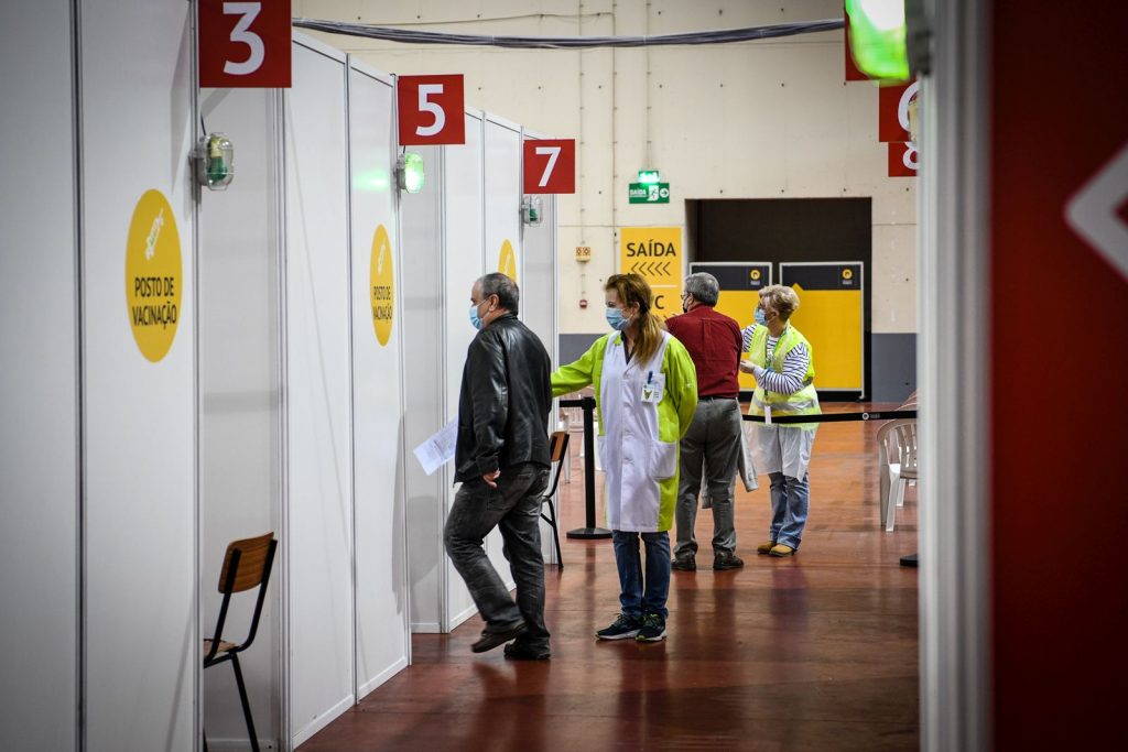  Maiores de 40 anos já podem agendar vacinação no portal de autoagendamento - Jornal do Centro