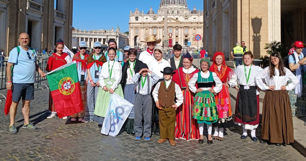  Crianças de Abraveses representaram Viseu na Jornada Mundial em Roma - Jornal do Centro