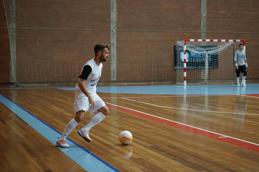  Futsal/3ªDivisão: Viseu 2001 começa em casa, ABC de Nelas joga fora - Jornal do Centro