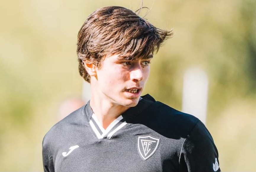  Juniores: Académico de Viseu vence Belenenses e aproxima-se dos lugares que dão acesso ao Apuramento de Campeão - Jornal do Centro