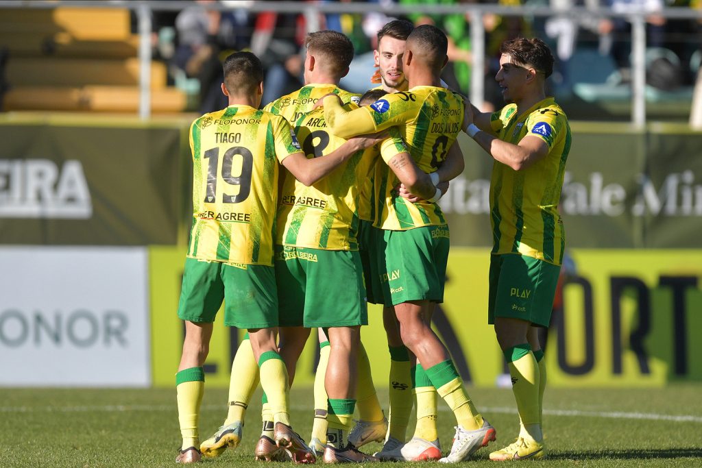  Tondela vence na receção ao Nacional - Jornal do Centro