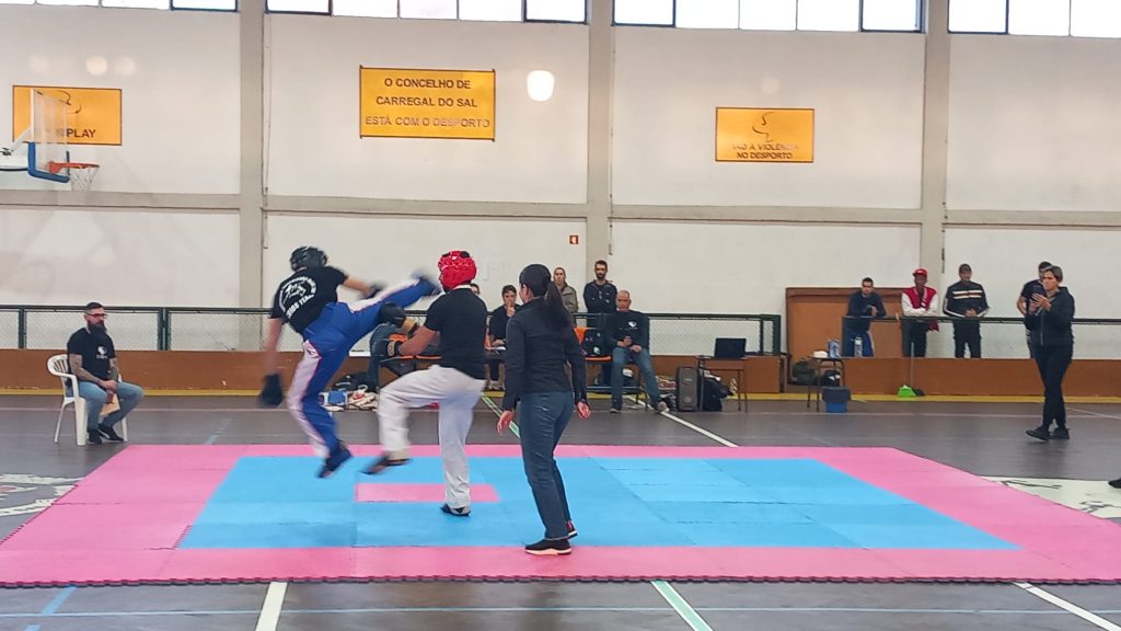  Desporto de combate: Loios Team do Núcleo do SCP de Carregal do Sal vence 1ª edição do Open Loios - Jornal do Centro