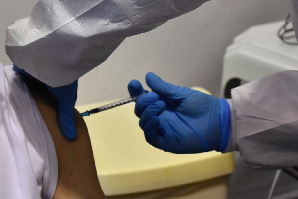  Viseu: Mais de duas mil pessoas vacinadas no Multiusos em dois dias - Jornal do Centro