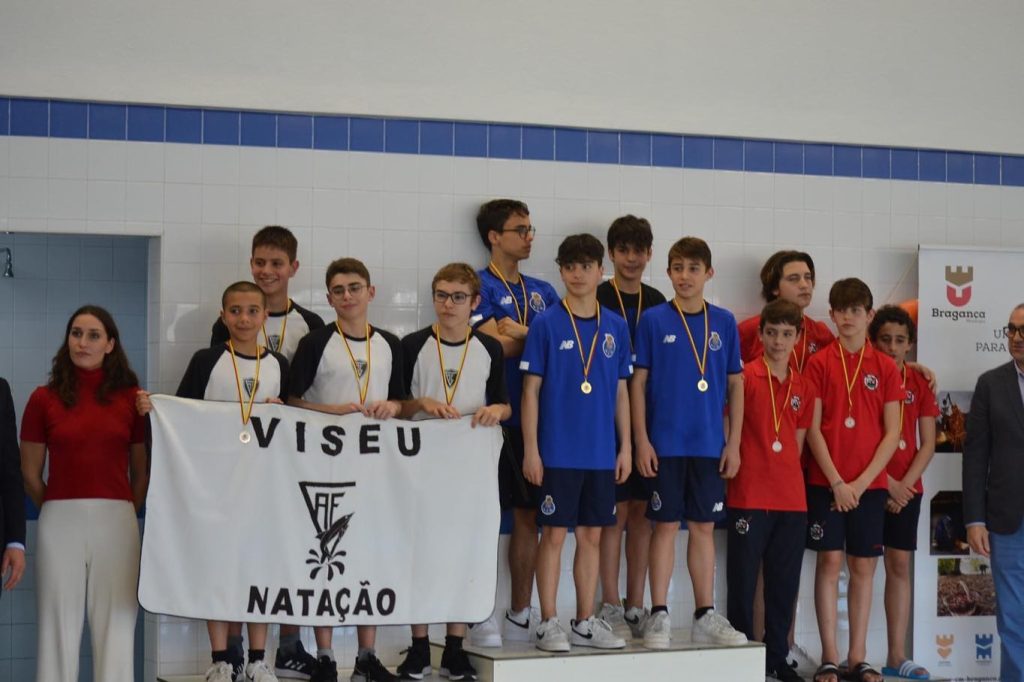  Natação: Académico de Viseu conquista oito medalhas no Zonal Norte Infantis - Jornal do Centro