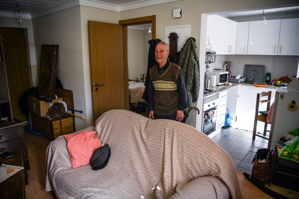  O Bairro que quer deixar de ser pobre, mas onde ainda há quem prefira as velhas casas