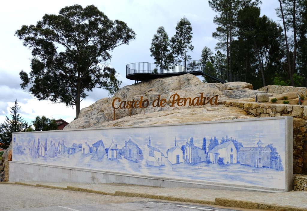  Castelo de Penalva inaugurou novo miradouro com a “mão” de Maria Amparo - Jornal do Centro