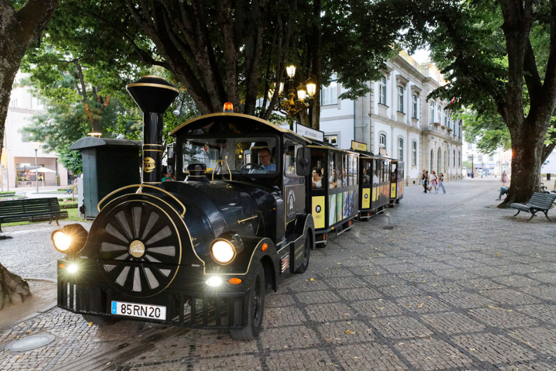  Comboio turístico de Viseu parado devido a avaria