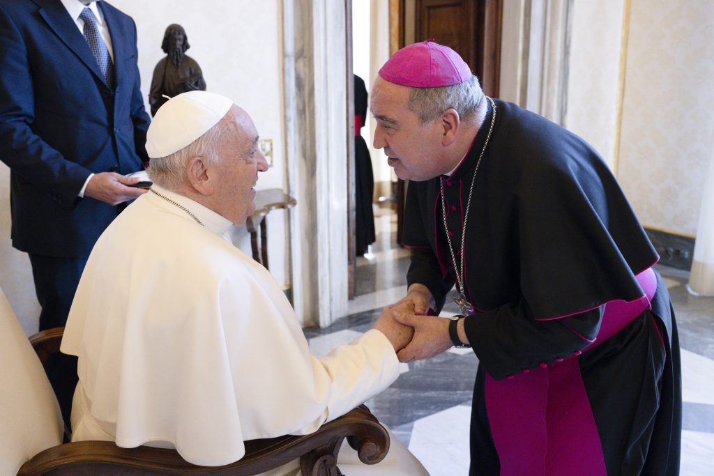  Bispo de Viseu e Papa juntos para discutir desafios da Igreja
