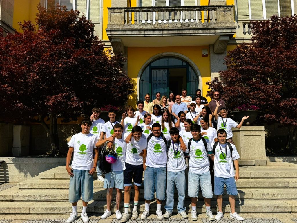  Vinte jovens vigiam as florestas de Nelas durante um mês - Jornal do Centro