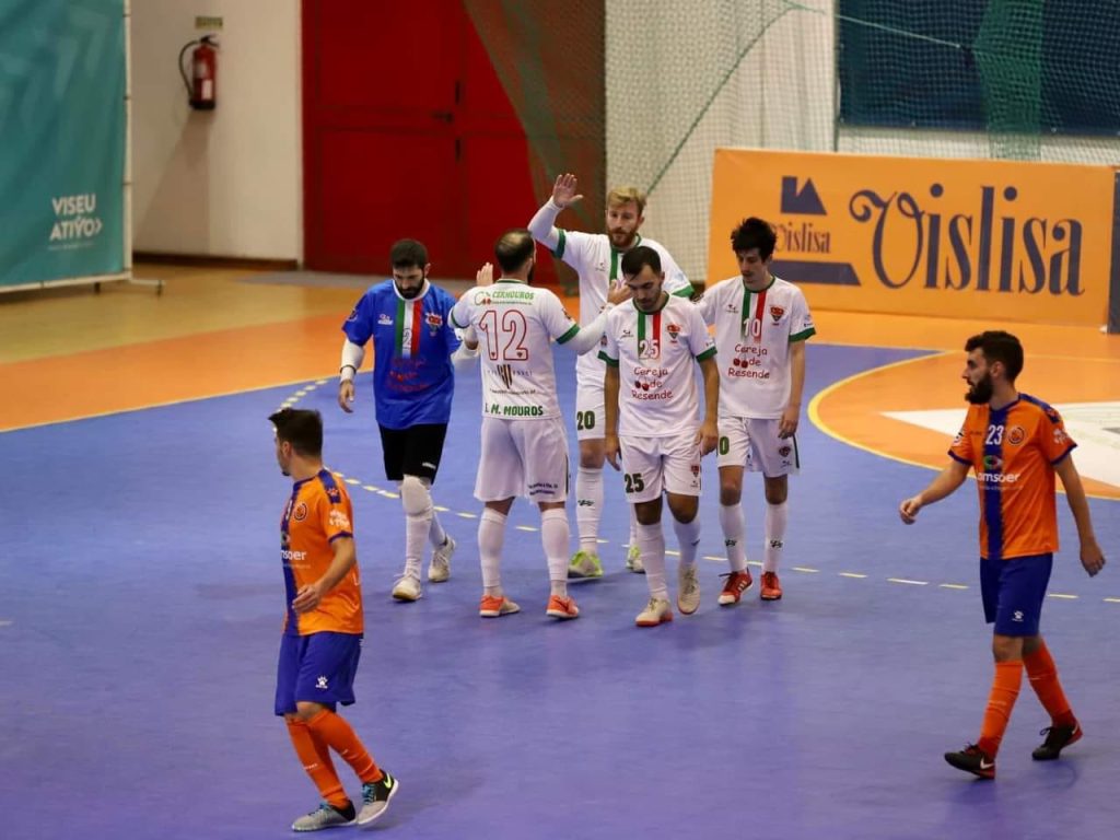  São Martinho de Mouros vence o derby e ainda sonha com a subida - Jornal do Centro