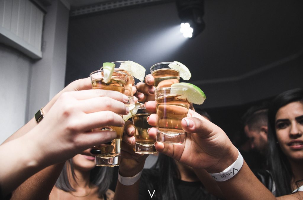  Nove em cada 10 jovens de 18 anos beberam álcool no último ano - Jornal do Centro