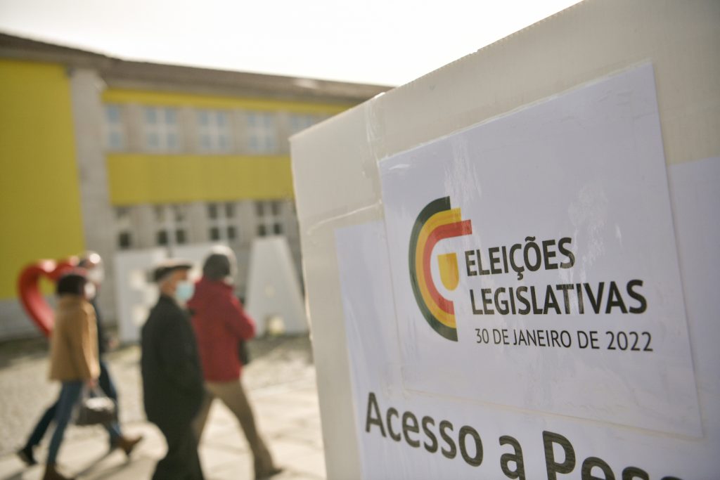  ‘Reflexão profunda’ no PSD e CDS é o que une, afinal, os dois partidos - Jornal do Centro