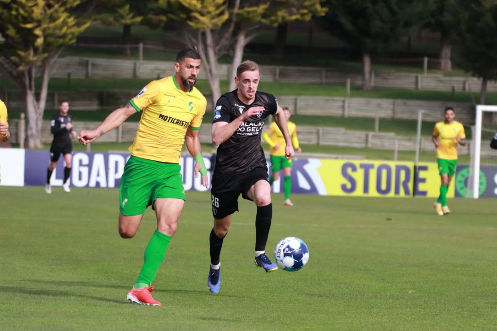  Académico de Viseu e Mafra terminam jogo sem golos - Jornal do Centro