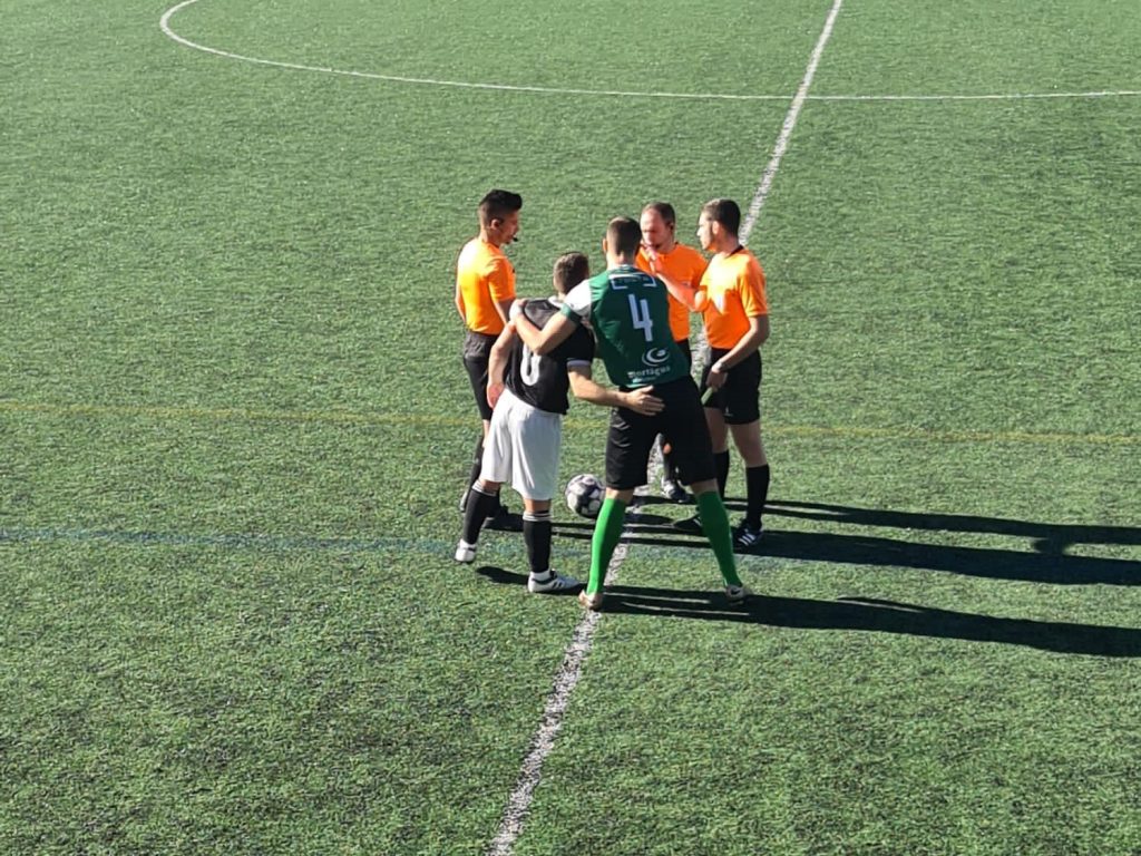  Vale de Açores recebe Sampedrense para jogo que pode valer subida à Divisão de Honra - Jornal do Centro