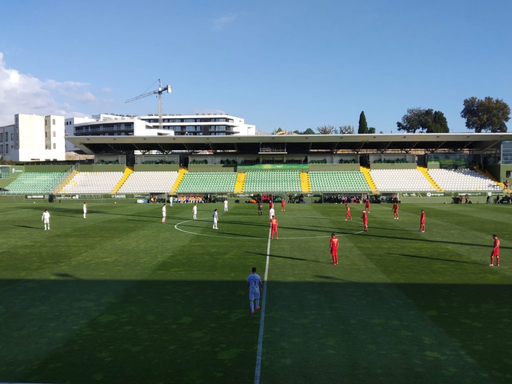  Tondela põe à venda bilhetes para o jogo com o Benfica - Jornal do Centro