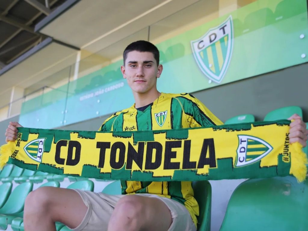  Defesa do Tondela apela aos adeptos para marcarem presença no jogo contra o Mafra - Jornal do Centro