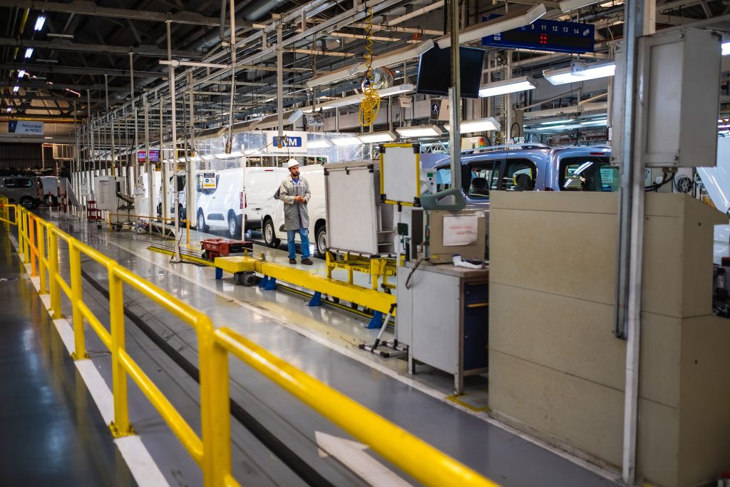  PSA Mangualde: comissão de trabalhadores lamenta falta de negociação sobre o lay-off - Jornal do Centro
