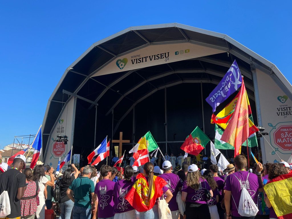  JMJ: Na celebração de envio, bispo de Viseu deseja boa viagem e pede que jovens ‘sintam a presença da bondade divina’ - Jornal do Centro