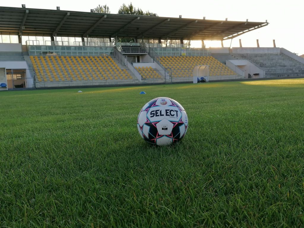  Divisão de Honra. Aí está um feriado com jogos que vão pôr a liderança em discussão - Jornal do Centro