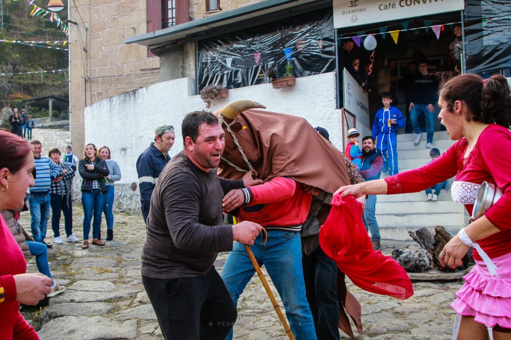 É em Cinfães que se faz um dos Carnavais mais típicos da região de Viseu - Jornal do Centro
