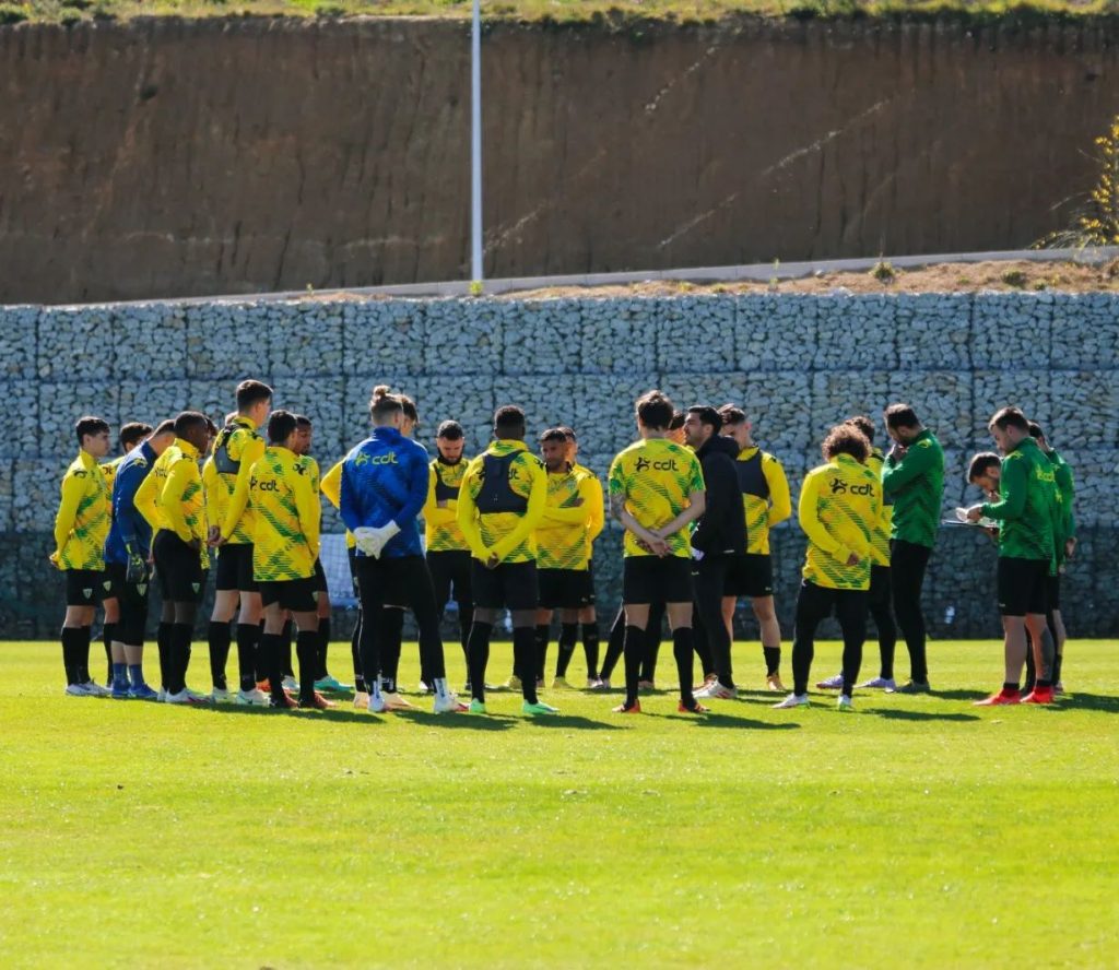  Tondela viaja a Oliveira de Azeméis com o foco no regresso às vitórias - Jornal do Centro
