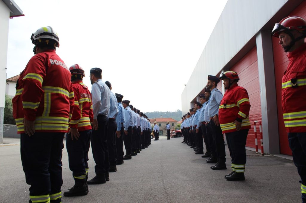  Bombeiros de Penalva do Castelo recolhem águas e sumos para reforçar stock em época de incêndios - Jornal do Centro