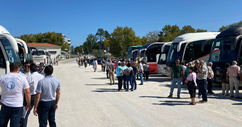  Idosos de S. Pedro do Sul vão até Fátima em mais uma viagem sénior - Jornal do Centro