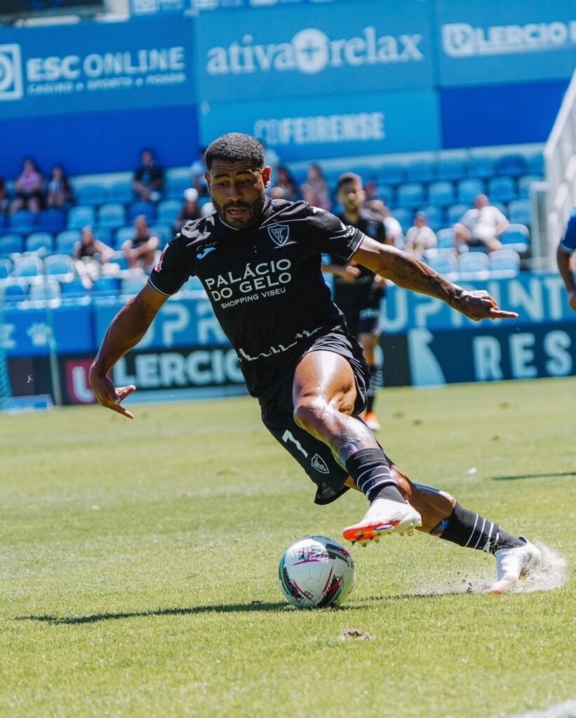  Feirense e Académico de Viseu empatam 2-2 em jogo intenso - Jornal do Centro