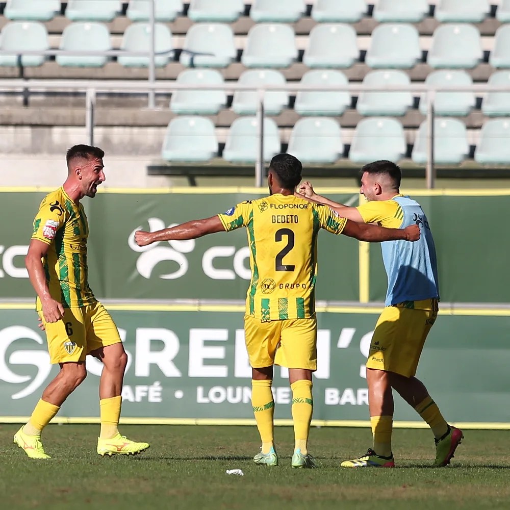  Tondela esteve a ganhar por 2-0 ao FCPorto B, mas permitiu empate - Jornal do Centro