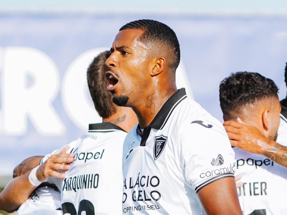  Académico de Viseu goleia Alverca e segue líder da Segunda Liga - Jornal do Centro