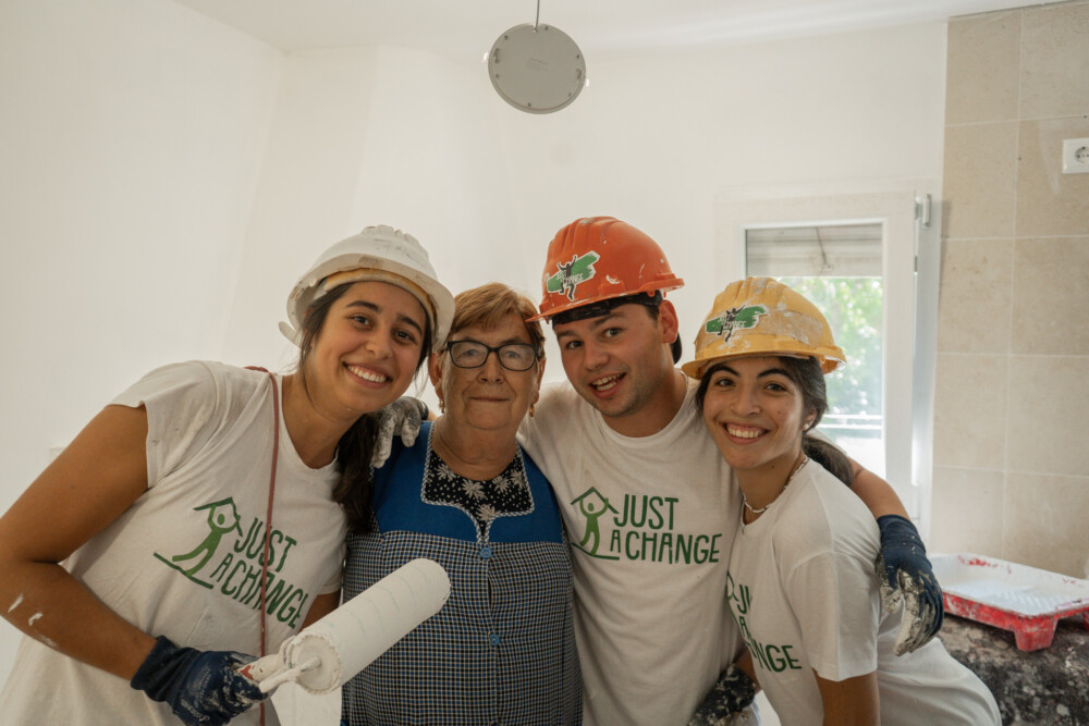 Quatro famílias de Tondela com casas renovadas por voluntários - Jornal do Centro